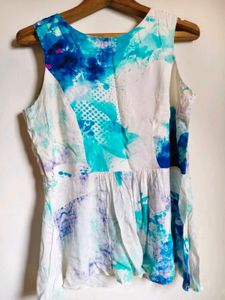 Size S/M Abstract Print Sleeveless Top
