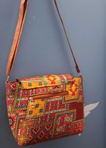 sling bag/hand bag
