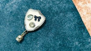 Set Of 2 Earrings And One Batch