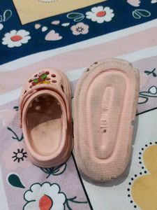 Kids Pink &#34;Cross&#34; Clogs
