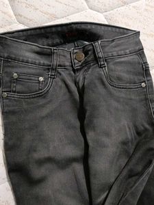 Black Skinny Fit Jeans For Women