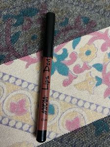 NYKAA Lips Don't Lie Lip Liner shade chocolate Boy