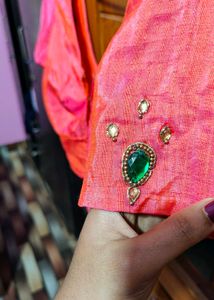 ⚡Elegant Rose saree with green floral embroidery