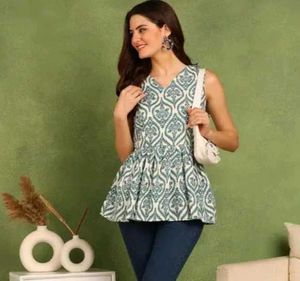 Stylish Printed Sleeveless short kurti
