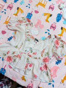 SASSAFRAS Floral Peplum Top