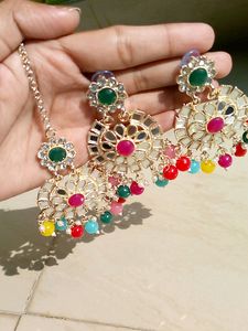 Multicolored Earrings And Mangtika Set