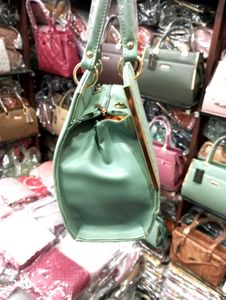 ✨ Premium Quality And Elegant Green Handbag 👜
