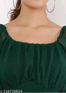 Chic Emerald Green Crop Top