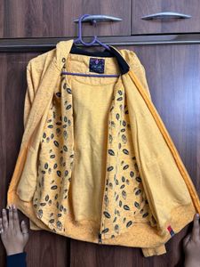 Okia Printed Zippered Double Layered Hooded Jacket