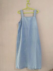 Denim Pinafore, Blue Colour, Sleevless, White Buttons, With Two Pockets(robe Included)