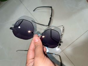 Sellig in combo only of 5 Sunglasses