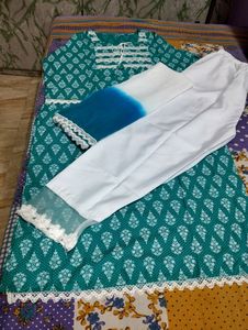 Women Kurti Trouser And Dupatta Set