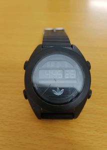 ADIDAS VINTAGE WATCH FOR  SALE.STYLISH ONE ANYONE CAN WEAR. WORKING CONDITION IS PERFECT.