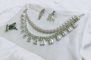 Butterfly Jewelry Set: Necklace &amp; Earrings