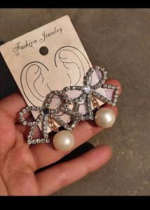 ✨ “Pearl Bow Glam Earrings”