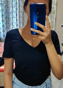 V-Neck Tshirt Black