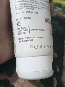 Forever Radiance Face Wash