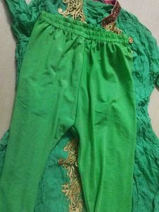 Elegant Green Embroidered Kurta 💚
