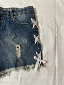 bow shorts