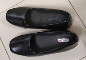 Women Solid Formal Shoes