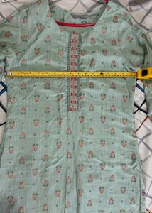 Avaasa Floral Print Kurti