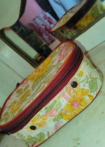 Stylish & Functional Makeup Pouches