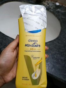 Vaseline deep Moustiser