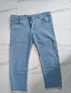 Light Wash Cropped Jeans