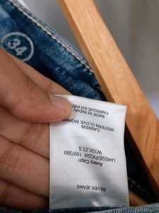 (34) Blue Straightfit Jeans