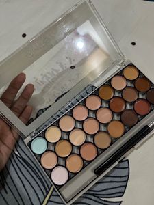 Mars Bronze Highlight Palette Concealer
