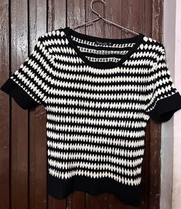 Wool Top. In Black&amp;white Colour, Used Only 2time