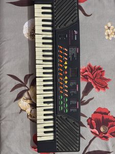 M 5468 Electronic keyboard