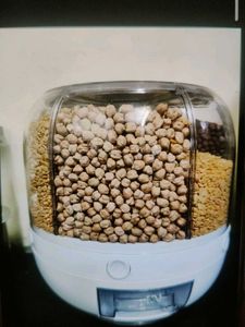 Rotating Food Storage Container