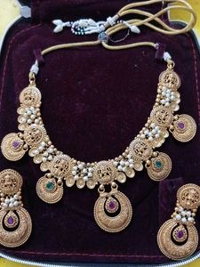 Elegant Gold-Toned Necklace Set