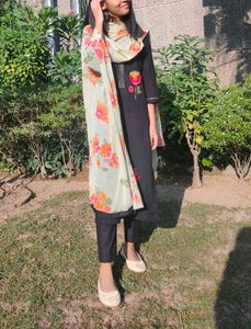 Black Suit Set With Beautiful Dupatta