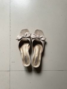 Bow White Heel