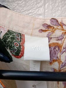 New With Tag H&amp;M Floral Print V-Neck Top