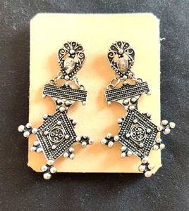 SilverOxidized Earring Silver Plated