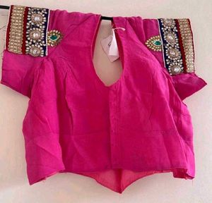 Rani Saree With Embellished Border And Blouse