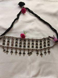 “Stylish Silver Necklace – Classy & Durable”