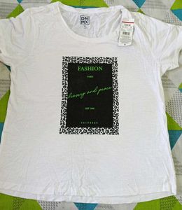 Trendy White Graphic Tee