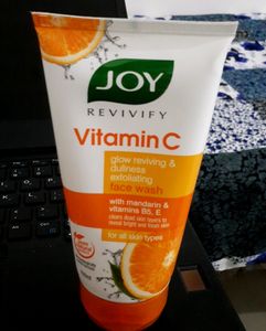 JOY REVIVIFY VITAMIN C FACEWASH