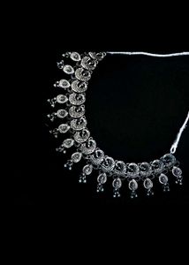 Beautiful Mat Finished Chandbaliya And Necklace