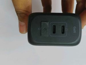 Spigen 65w Original Gan Charger With 3ports