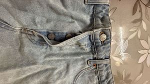 New With tag H&amp;M Denim Boyfriend Shorts Distress