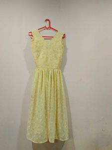 Yellow Sleeve Less Strength Kurti For Formal