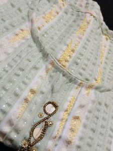 Elegant Kurta with Delicate Detailing