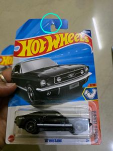Hot Wheels &#39;13 SRT Viper &amp; &#39;67 Mustang