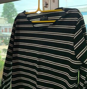 Fit Black Lineing Top