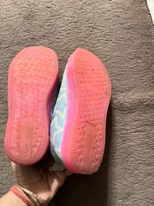 Twinkle Toes Sneakers - Size 7-8 Years